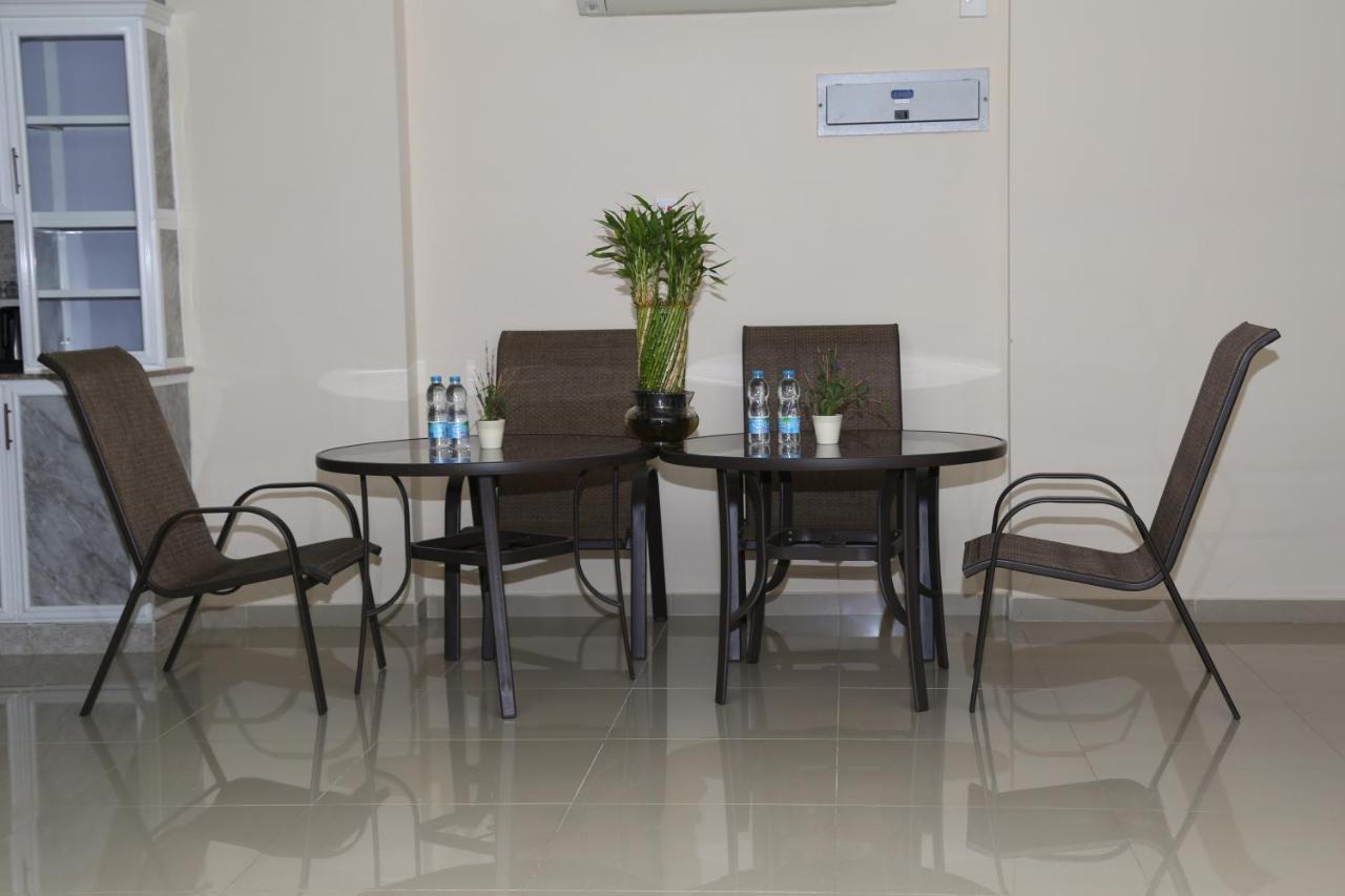 Jarzez Hotel Apartments Al Hail 锡卜 外观 照片