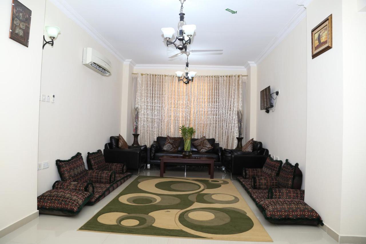 Jarzez Hotel Apartments Al Hail 锡卜 外观 照片