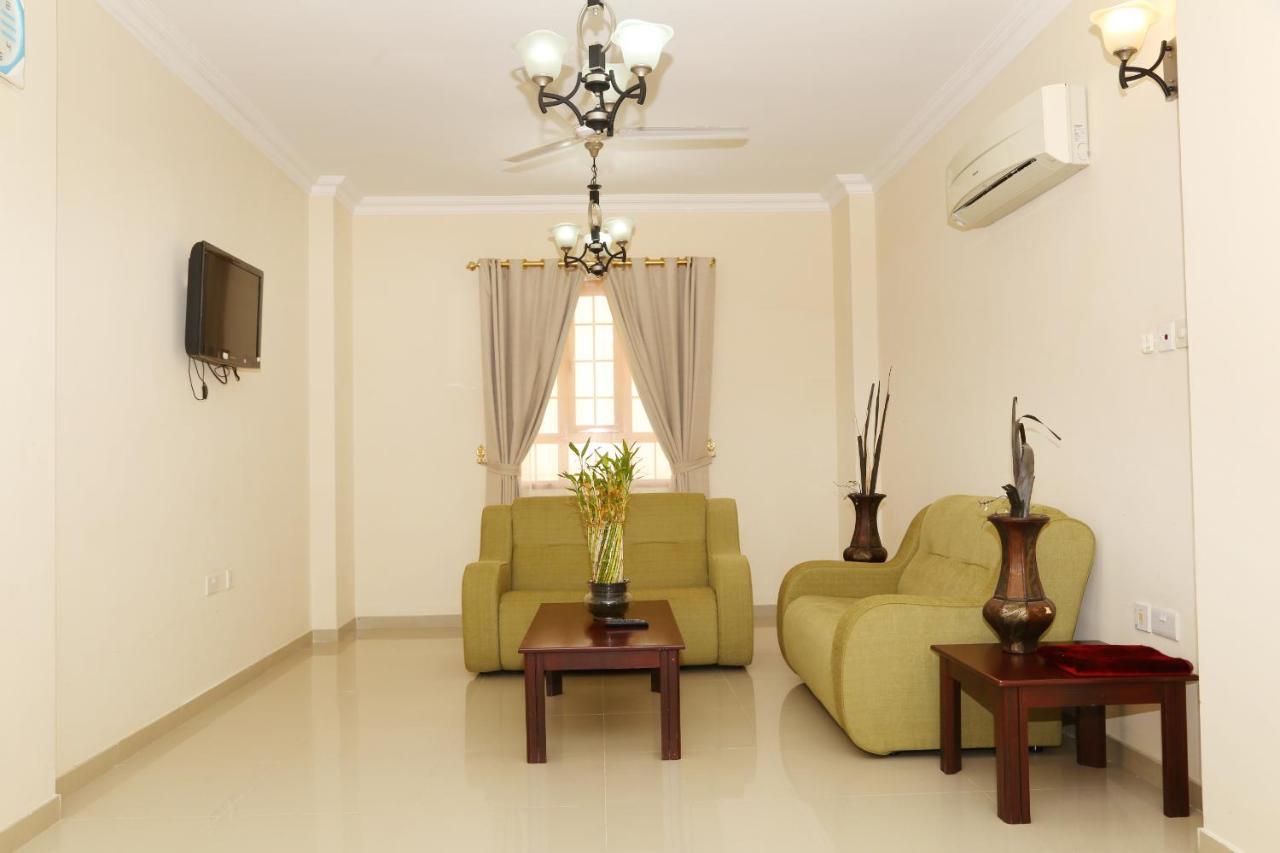 Jarzez Hotel Apartments Al Hail 锡卜 外观 照片