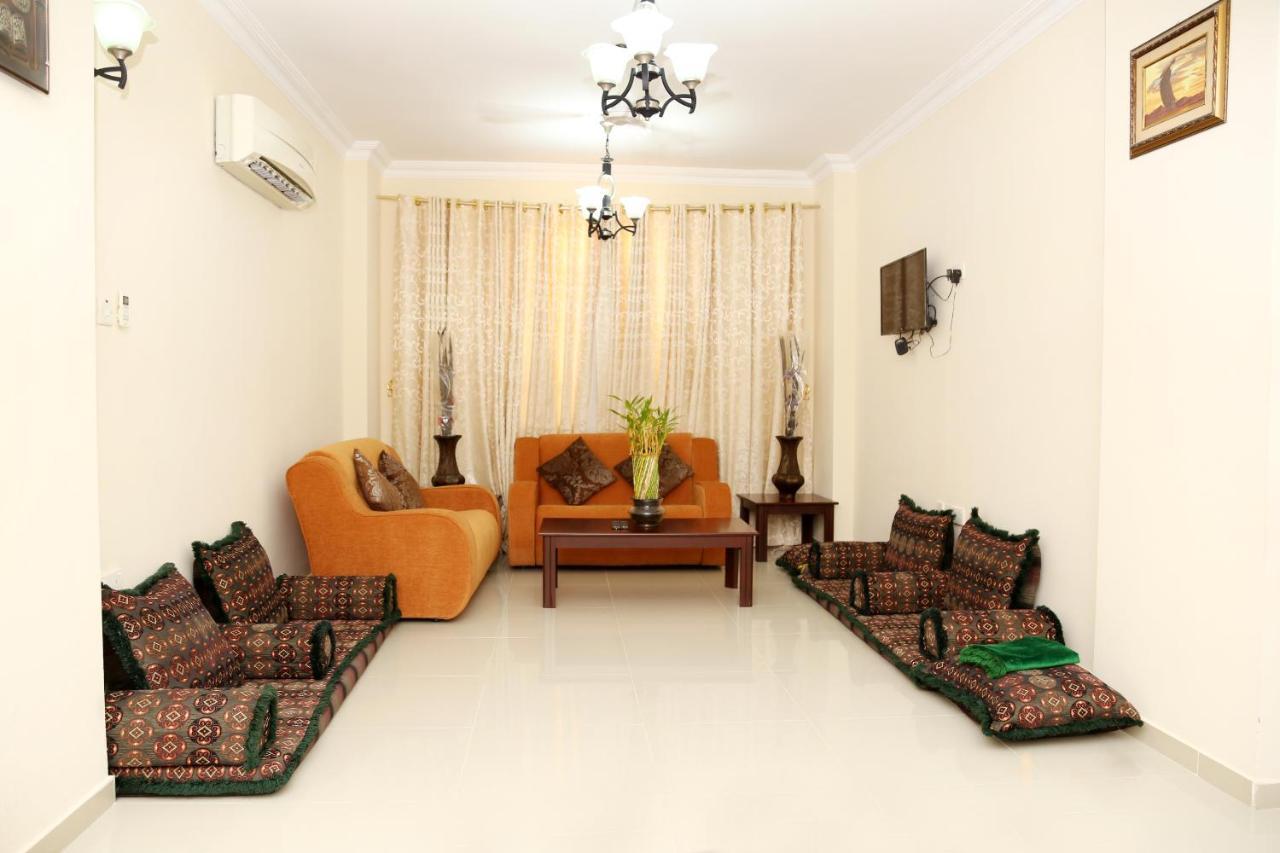 Jarzez Hotel Apartments Al Hail 锡卜 外观 照片