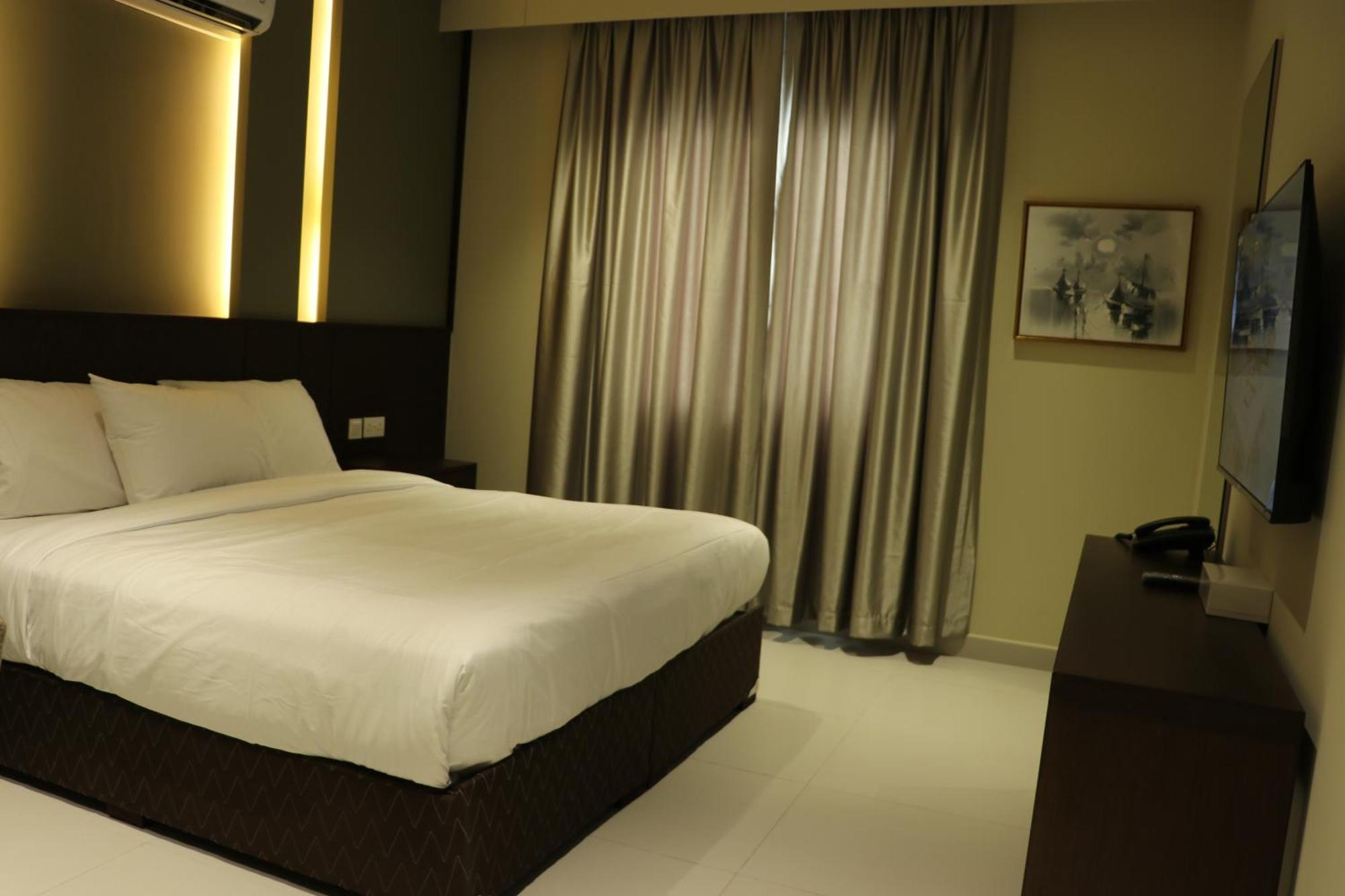 Jarzez Hotel Apartments Al Hail 锡卜 外观 照片