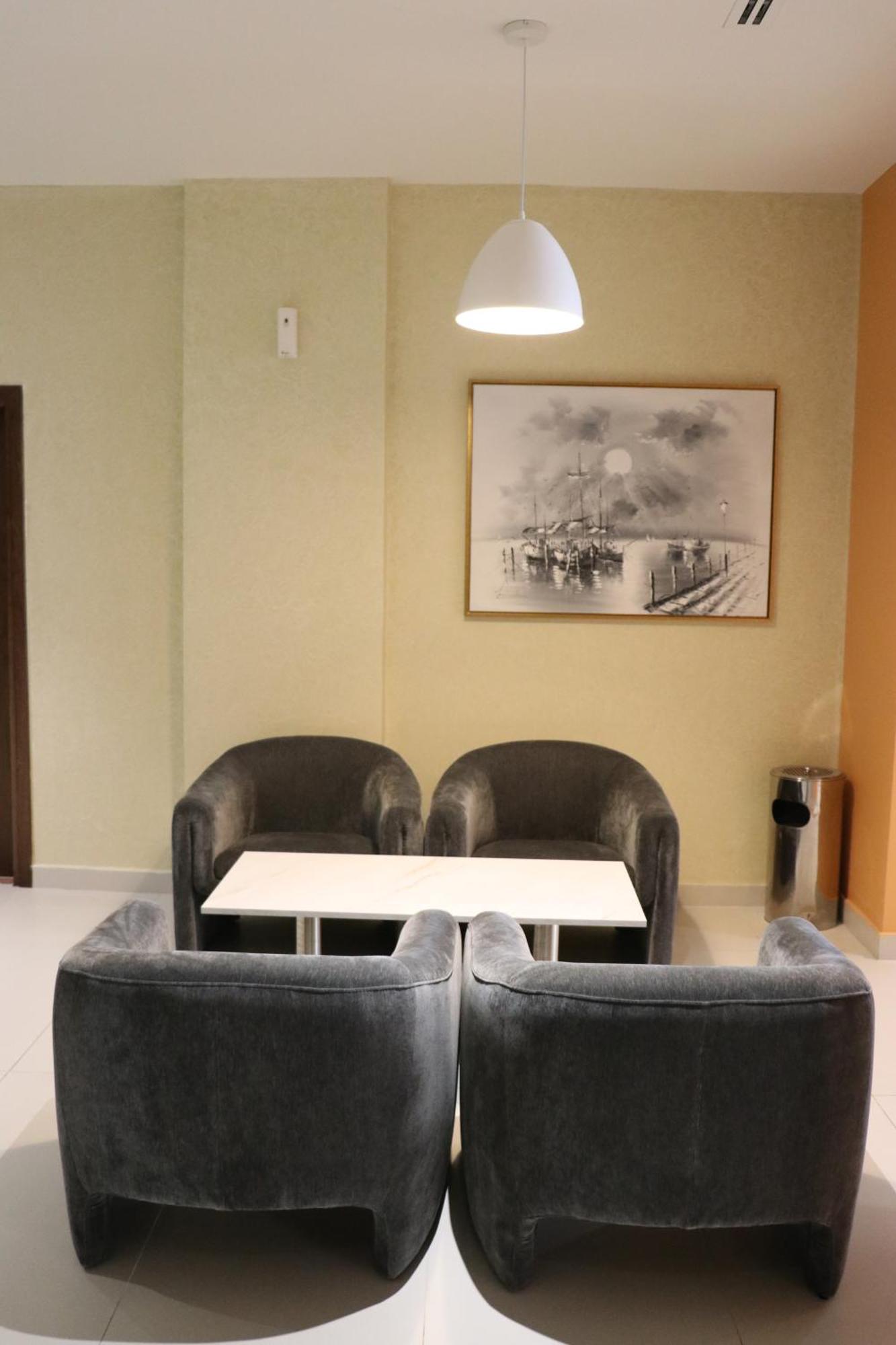 Jarzez Hotel Apartments Al Hail 锡卜 外观 照片