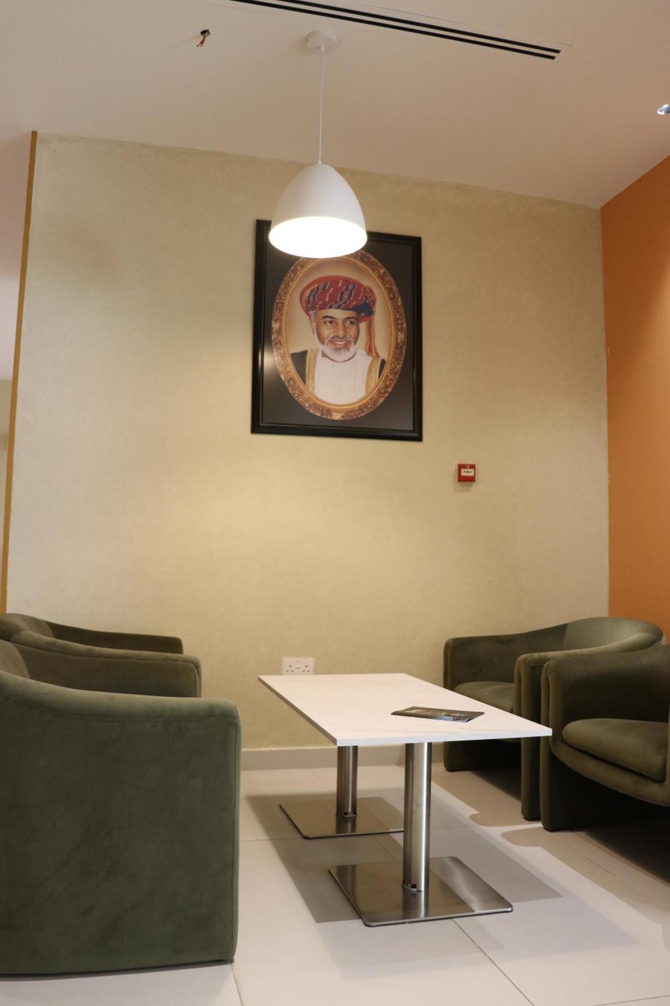 Jarzez Hotel Apartments Al Hail 锡卜 外观 照片