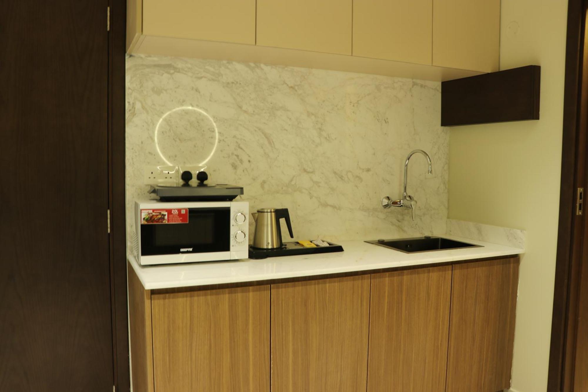 Jarzez Hotel Apartments Al Hail 锡卜 外观 照片