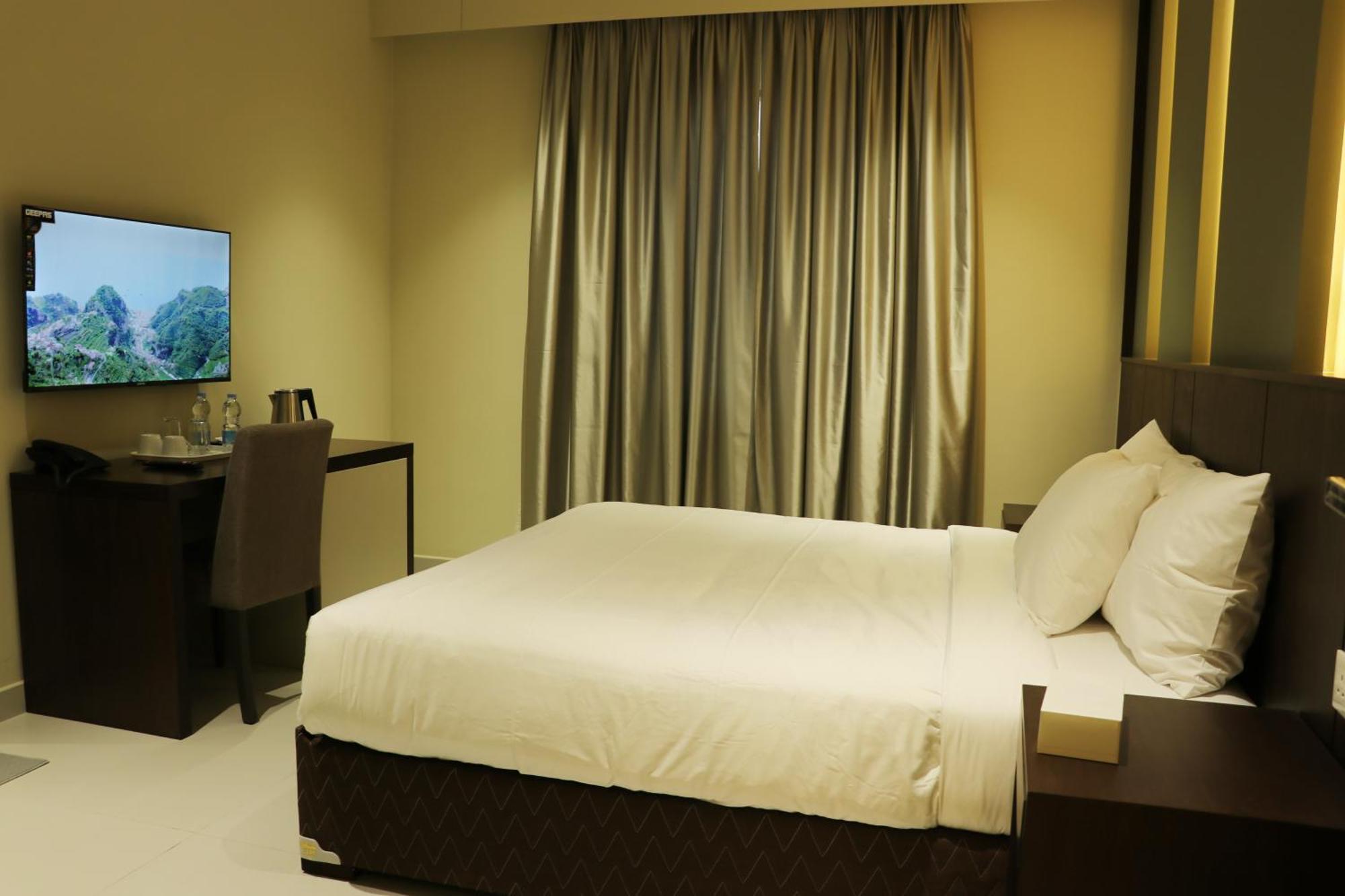 Jarzez Hotel Apartments Al Hail 锡卜 外观 照片