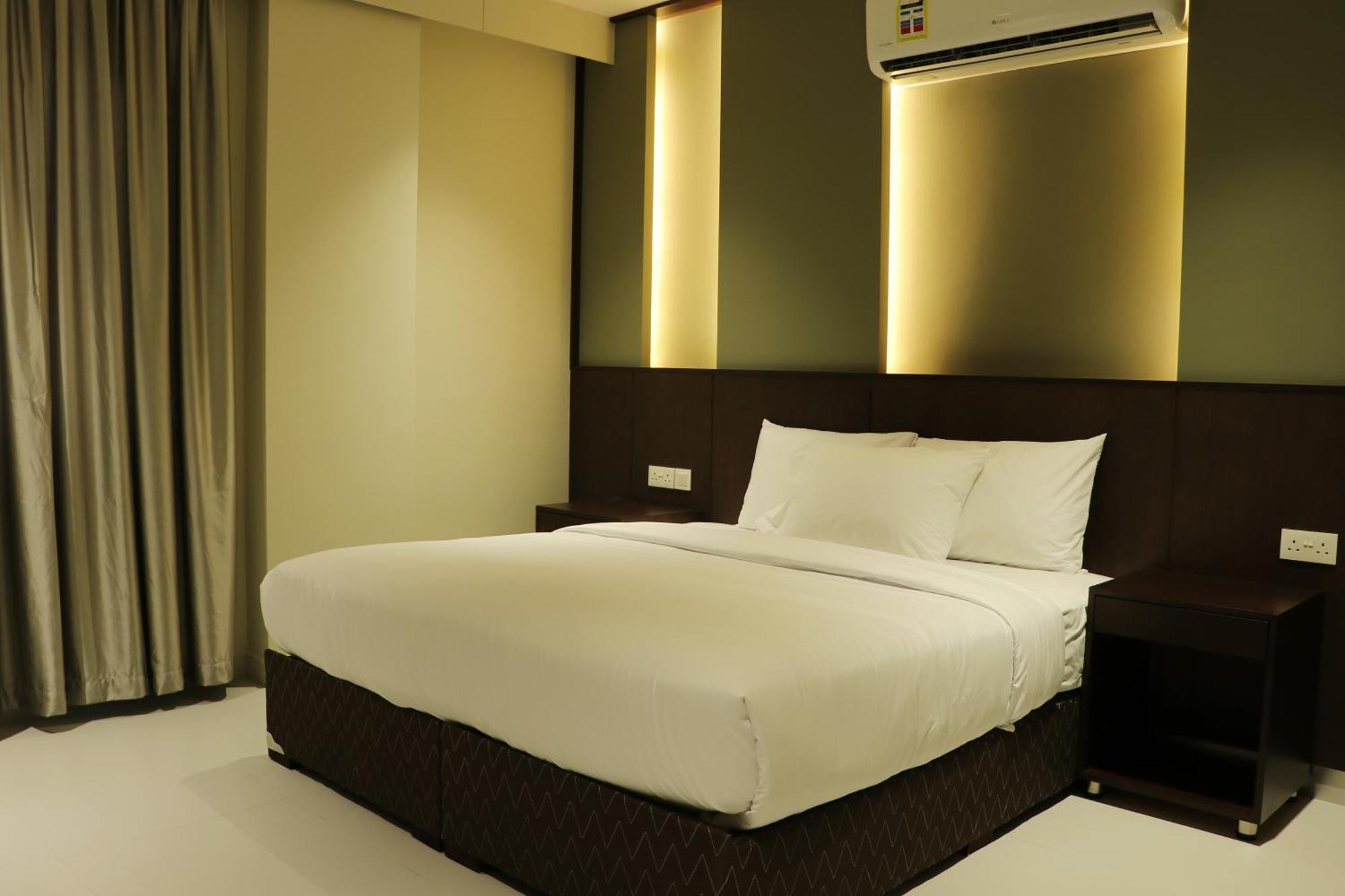 Jarzez Hotel Apartments Al Hail 锡卜 外观 照片