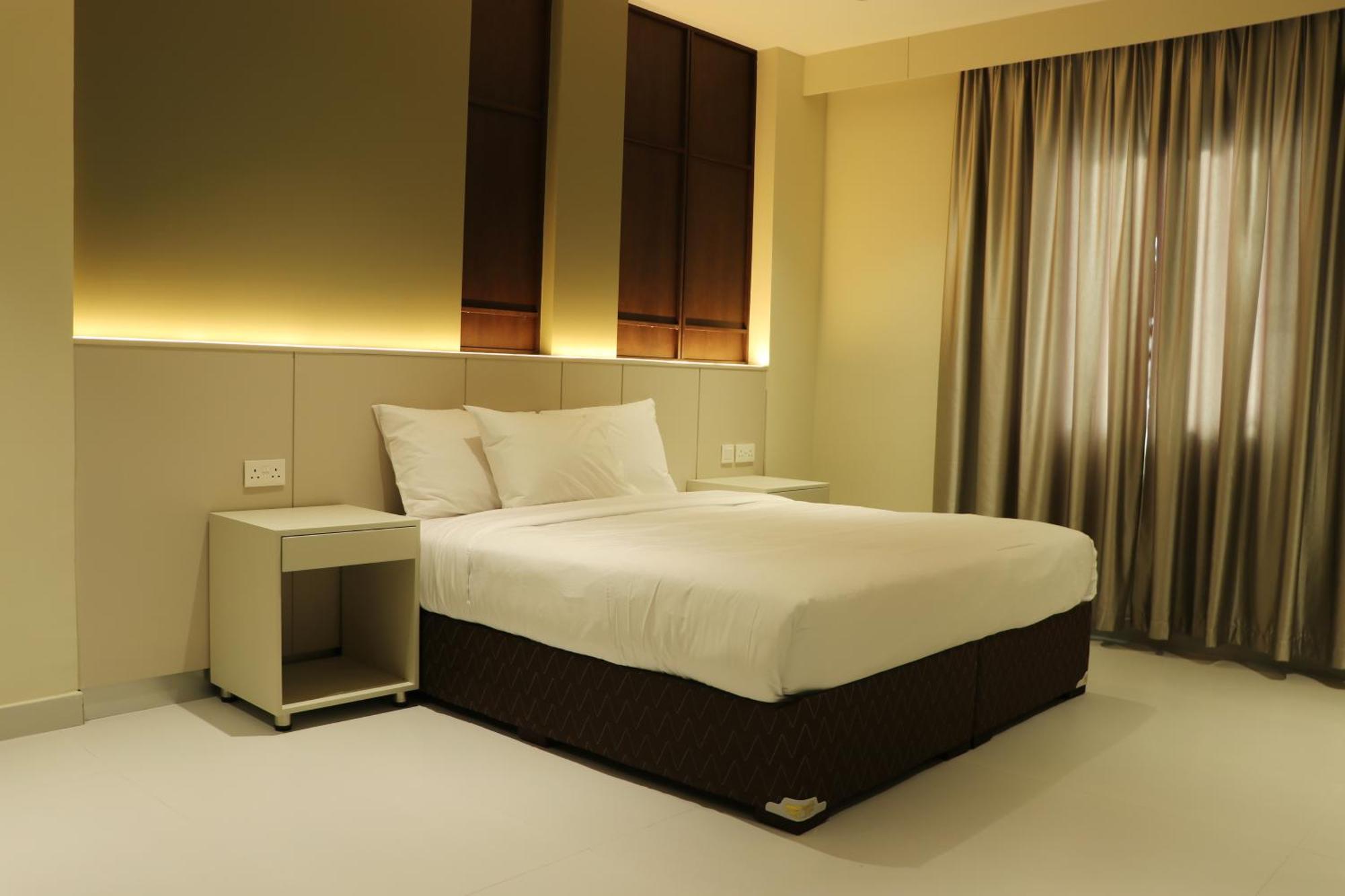 Jarzez Hotel Apartments Al Hail 锡卜 外观 照片