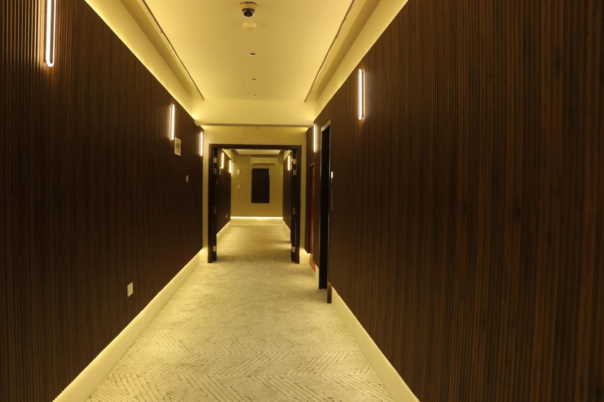 Jarzez Hotel Apartments Al Hail 锡卜 外观 照片