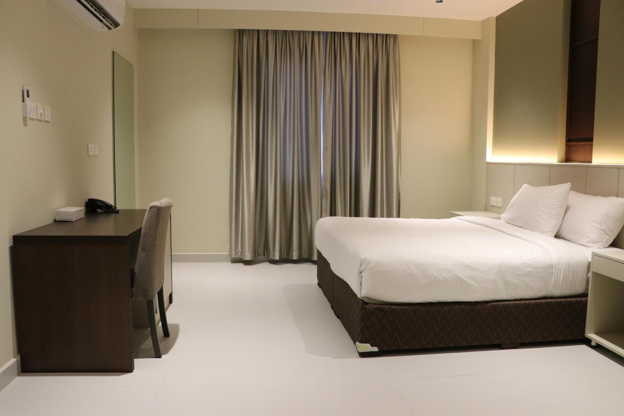 Jarzez Hotel Apartments Al Hail 锡卜 外观 照片