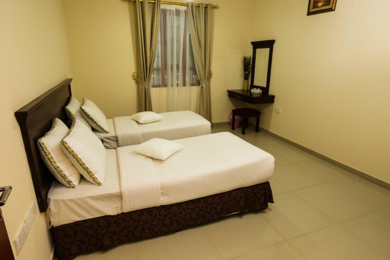 Jarzez Hotel Apartments Al Hail 锡卜 外观 照片